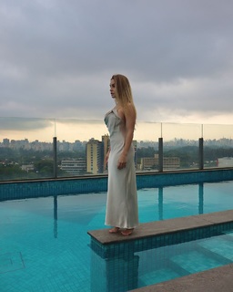 Carla Diaz feet photo thumbnail