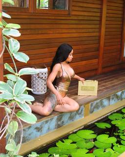 Blac Chyna feet photo thumbnail