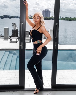 Blac Chyna feet photo thumbnail