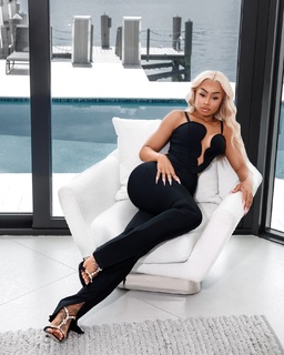Blac Chyna feet photo thumbnail