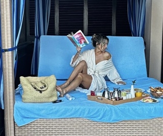 Ashley Roberts feet photo thumbnail