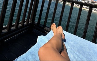 Ashley Roberts feet photo thumbnail