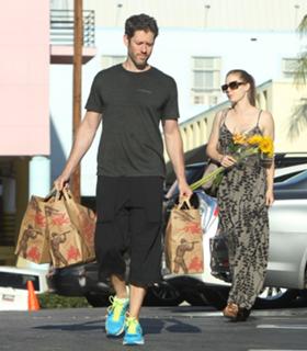 Amy Adams feet photo thumbnail