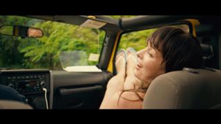 Milla Jovovich feet photo thumbnail