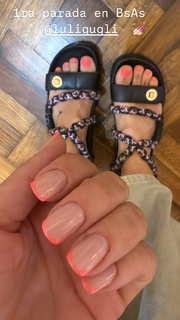 Nicole Neumann feet photo thumbnail