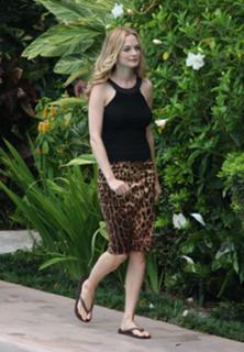 Heather Graham feet photo thumbnail