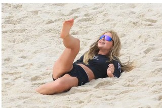 Jade Picon feet photo thumbnail
