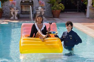 Halle Bailey feet photo thumbnail