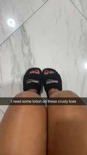 Queen Naija feet photo thumbnail