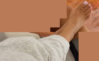 Çagla Sikel feet photo 4