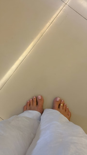 Corinna Kopf feet photo thumbnail