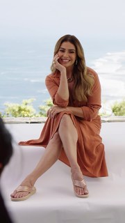 Giovanna Antonelli feet photo thumbnail