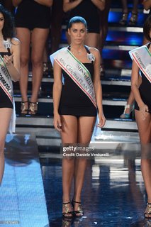 Ludovica Frasca feet photo thumbnail