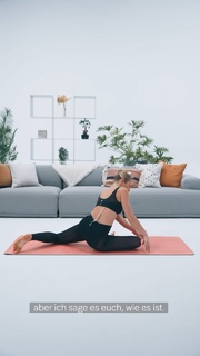 Lola Weippert feet photo thumbnail