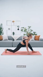 Lola Weippert feet photo thumbnail