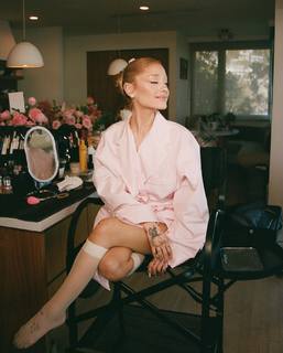 Ariana Grande feet photo 2