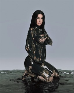 Megan Fox feet photo thumbnail