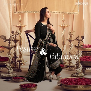 Malaika Arora feet photo thumbnail