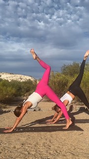 Brooke Burke feet photo thumbnail