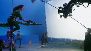 Aubrey Plaza feet photo thumbnail