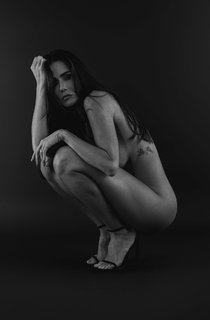 Deborah Secco feet photo thumbnail