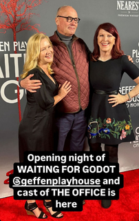 Angela Kinsey feet photo thumbnail