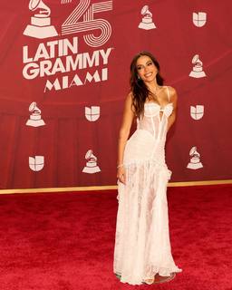 Anitta feet photo thumbnail