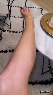 Katarzyna Cichopek feet photo thumbnail