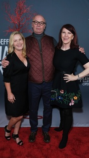 Angela Kinsey feet photo thumbnail