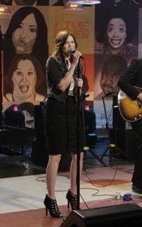 Mandy Moore feet photo thumbnail