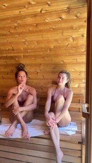 Brooke Burke feet photo thumbnail