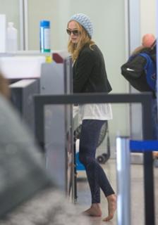 Heather Graham feet photo thumbnail