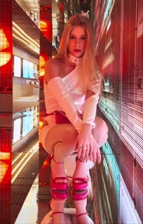 Cela Lopes feet photo 2