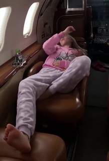 Cela Lopes feet photo 4