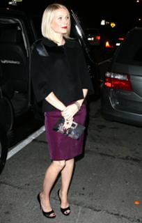 Gwyneth Paltrow feet photo thumbnail