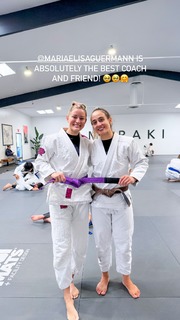 Justine Ezarik feet photo thumbnail