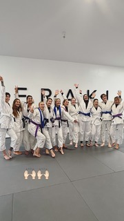 Justine Ezarik feet photo thumbnail