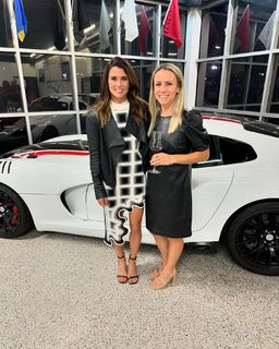 Danica Patrick feet photo thumbnail