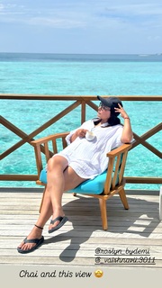 Hina Khan feet photo thumbnail
