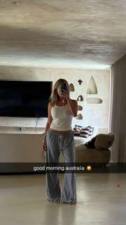 Corinna Kopf feet photo thumbnail