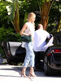 Rosie Huntington-Whiteley feet photo thumbnail