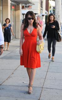 Lacey Chabert feet photo thumbnail