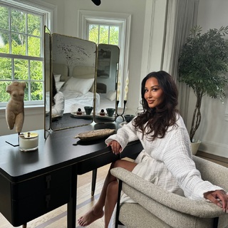 Adrienne Houghton feet photo 5