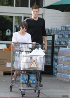 Lea Michele feet photo thumbnail