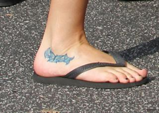 Lea Michele feet photo thumbnail