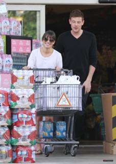 Lea Michele feet photo thumbnail
