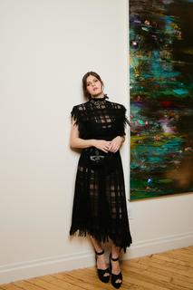 Alexandra Daddario feet photo thumbnail