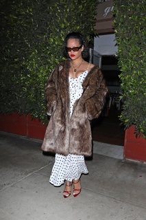 Rihanna feet photo thumbnail