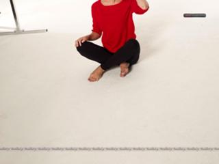 Lea Michele feet photo thumbnail