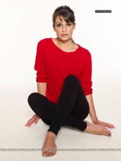Lea Michele feet photo thumbnail